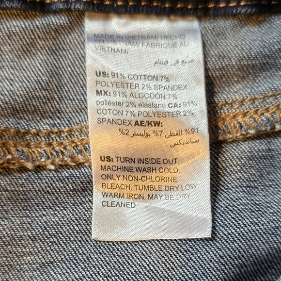 Chicos Slim Leg Capri 2R Or Size 12 - Picture 4 of 4